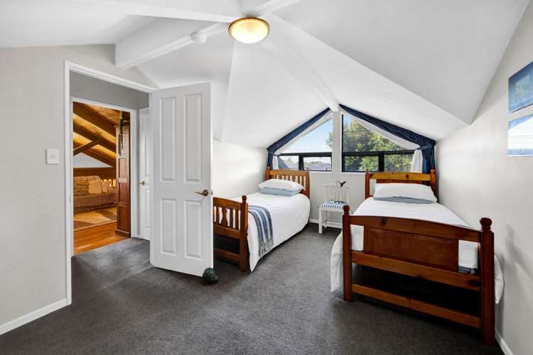 9 Elizabeth Grove Stratford_34