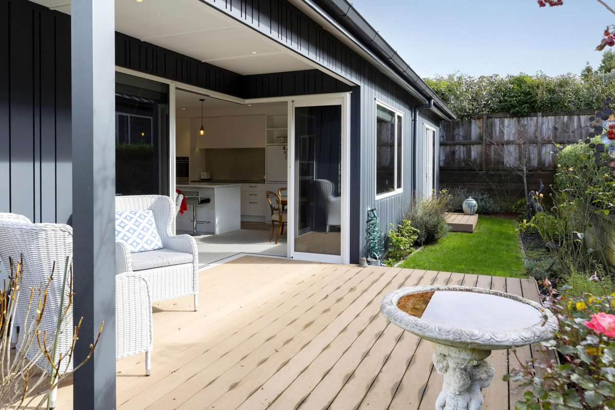2/6 Wheretia Street_5