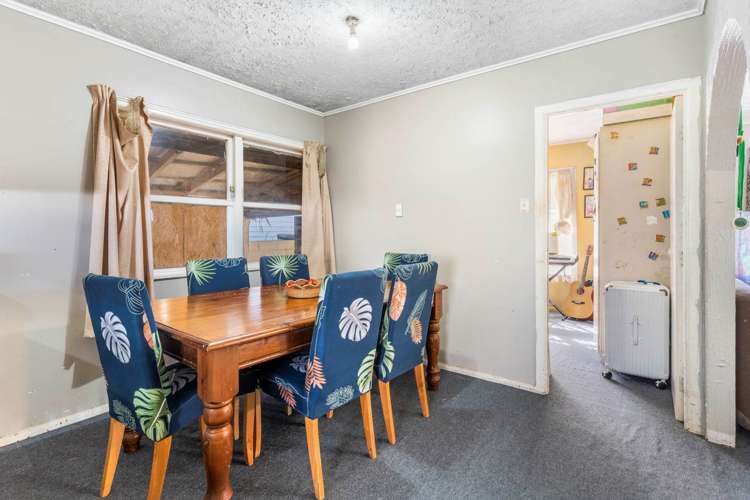 12 Halswell Street Mangere East_13