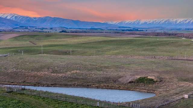 Elevated Acreage, 360 Views