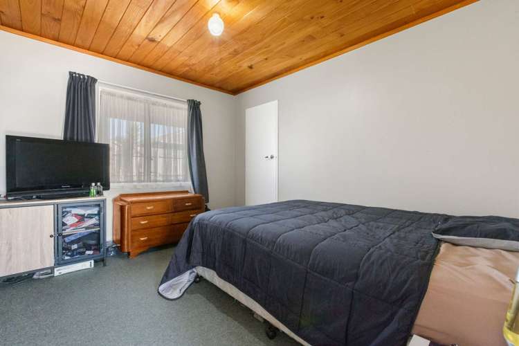 25 Goldie Street Pukehangi_13