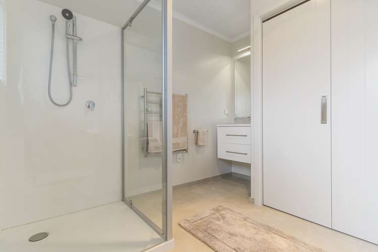 51 Couldrey Crescent Red Beach_10