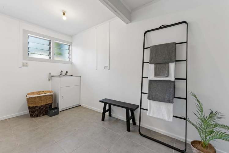 1/6 Sandiacre Way Browns Bay_17