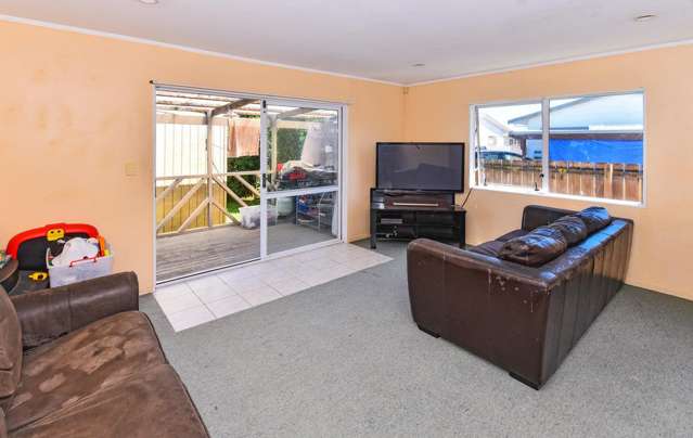 2/24 Templeton Place Clendon Park_3