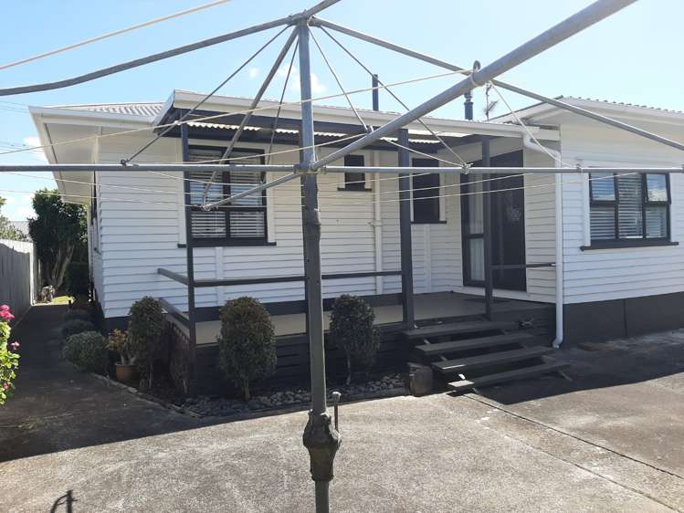 1 Alan Avenue 11401_15