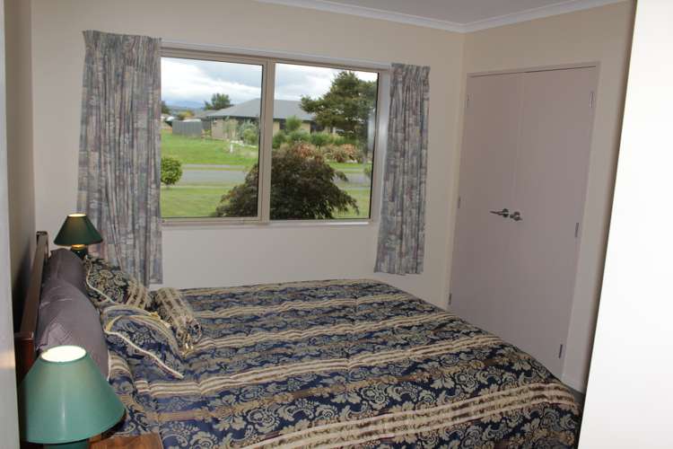 13 Wet Jacket Place Te Anau_14