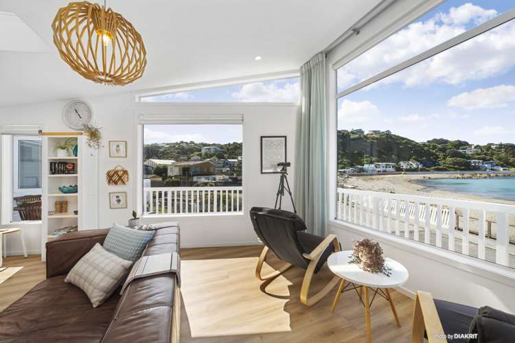 68 Owhiro Bay Parade Owhiro Bay_1