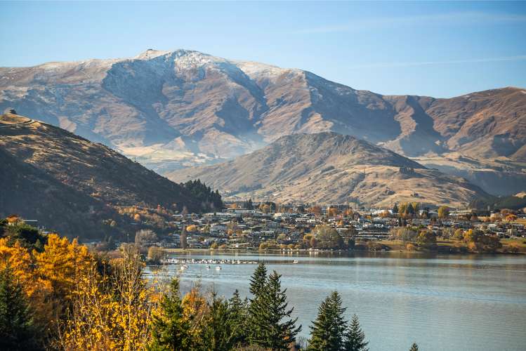 2/11 Gum Lane Queenstown_18