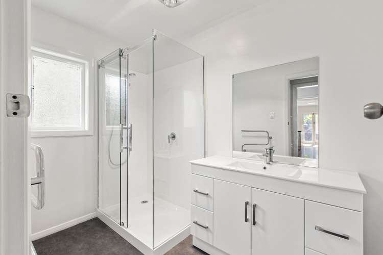 64 Sutton Crescent Papakura_11