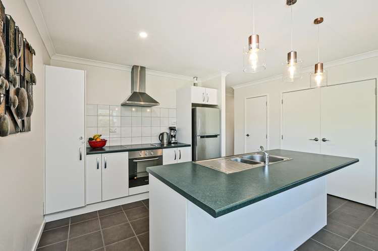 1021 Reka Street Akina_8