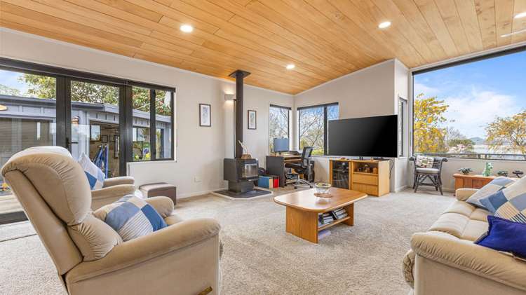 2/50 Wakeman Road Acacia Bay_7