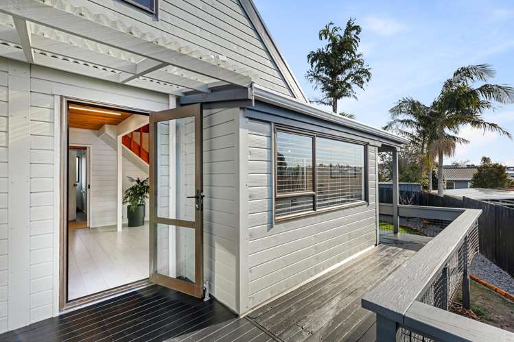 2/7 Fernbird Place Massey_23