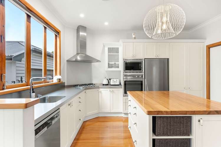 11 Thornycroft Avenue Epuni_11