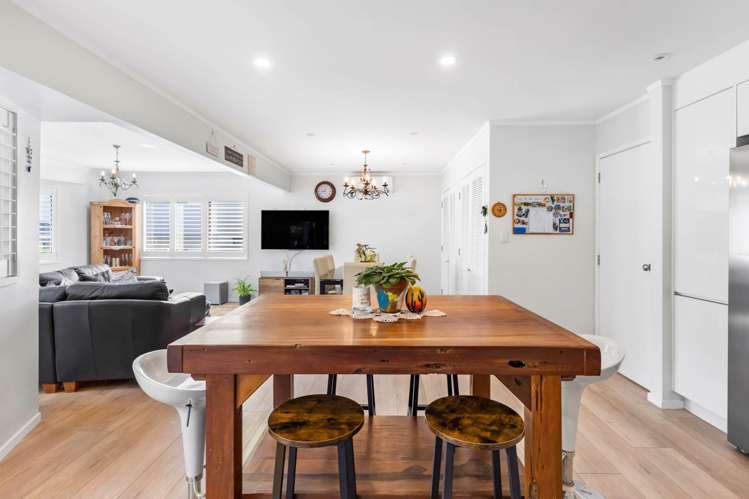 11 Penguin Drive Murrays Bay_6