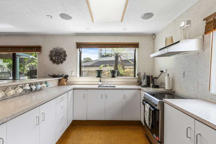 15 Sandgate Avenue Botany Downs_10