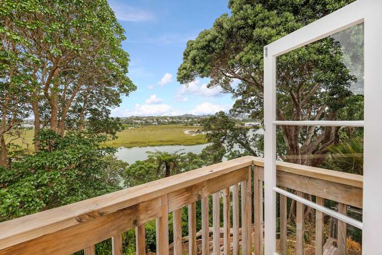 69 Ngataringa Road Devonport_12