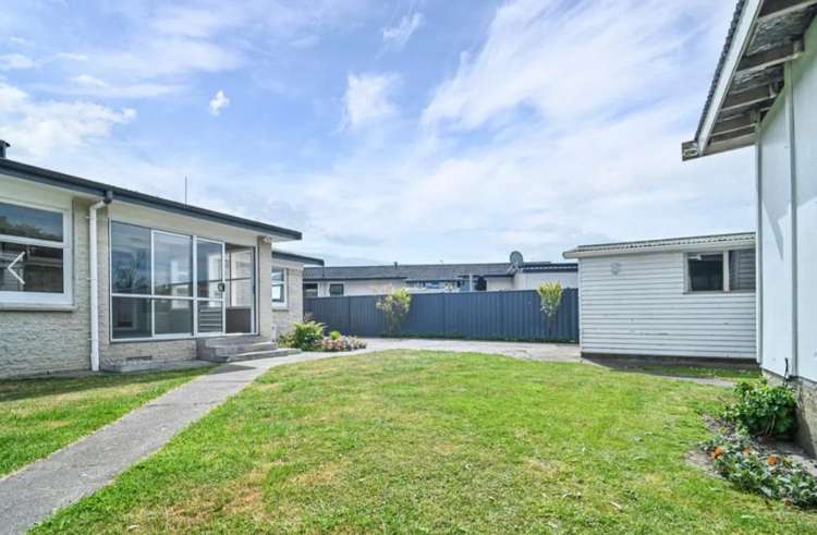 52 Folkestone Drive 10480_11