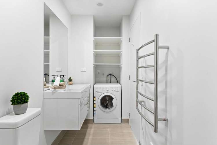 1302/18 Saint Martins Lane Grafton_10