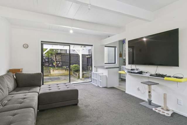 118 Akaroa Drive Maupuia_1