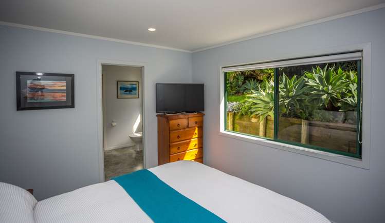 15 Sirrah Street Okitu_11