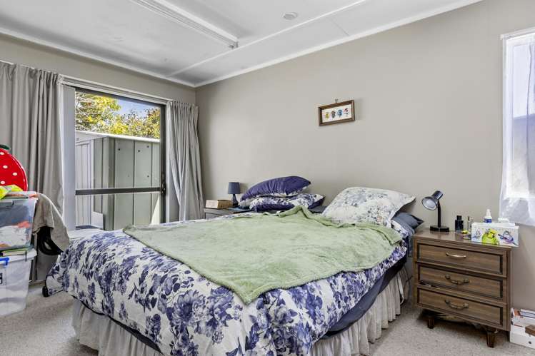 1 and 2/20 Stanley Street Wharewaka_33