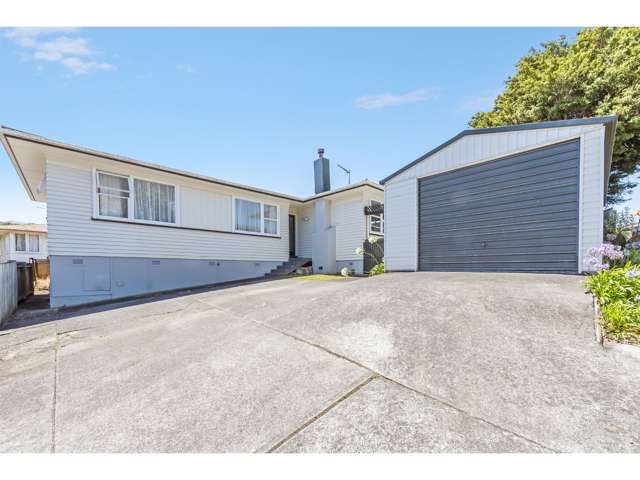 1/67 Totaravale Drive Totara Vale_1