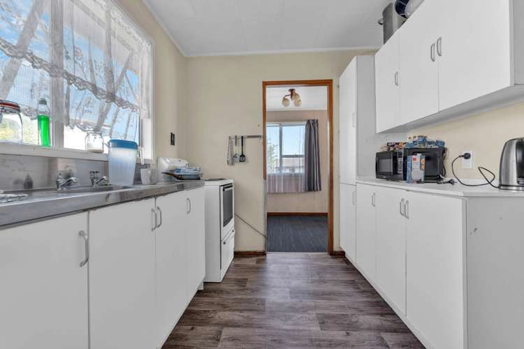 6 Sealord Place_3