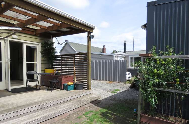 6 Herald Street Reefton_18