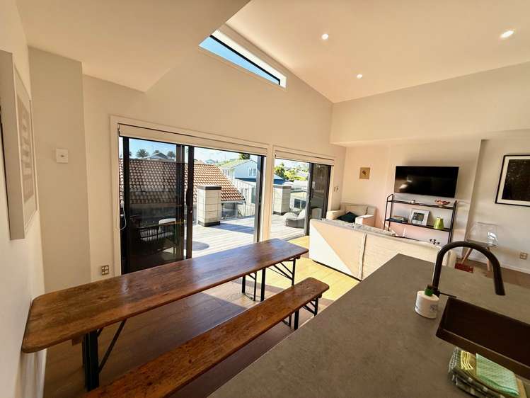 11/12 Stewart Street Raglan_14