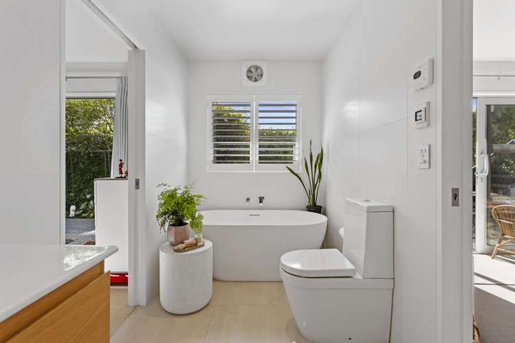 11 Te Awakura Terrace Mount Pleasant_21