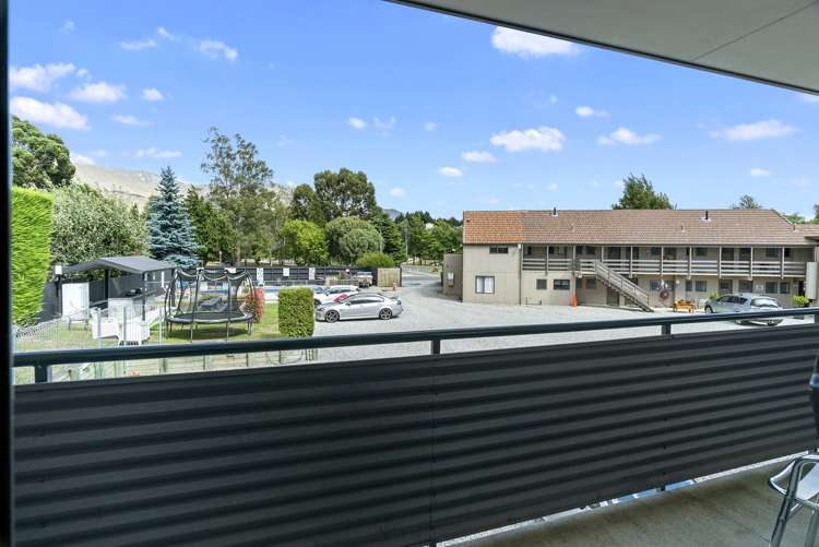 2/10 Macpherson Street Wanaka_8