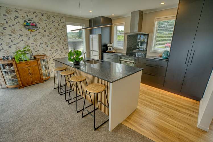 174 Coulson Road Paroa_12