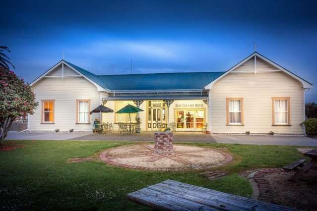 Karamea Village Hotel Cnr Waverley St & Wharf Rd_1