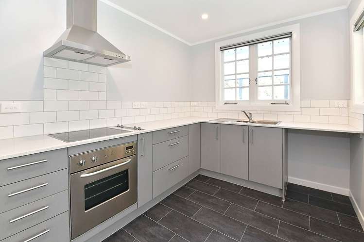 1 Mary Keane Lane Parakai_5