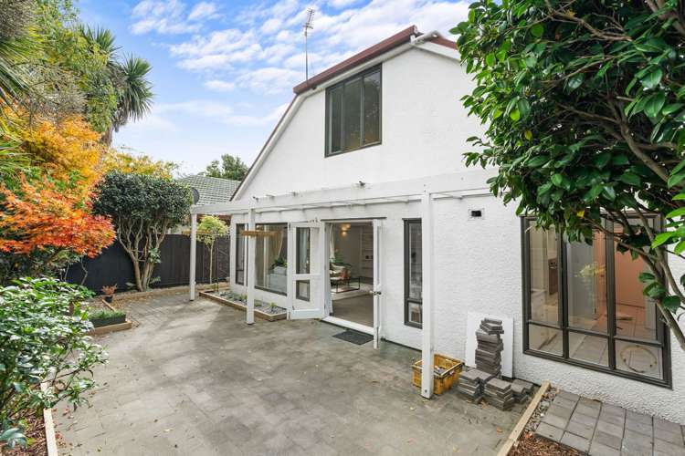 1/8 Cottesmore Close Burnside_19