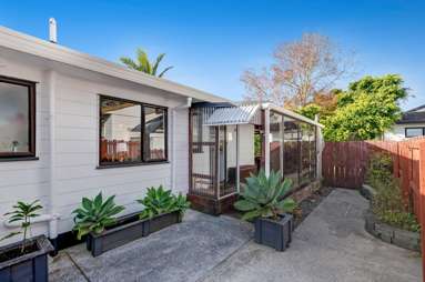 2/41 Barbados Drive_3
