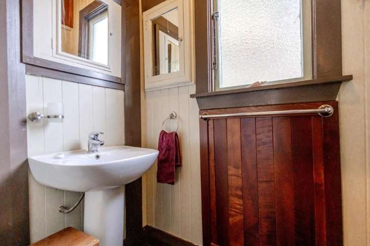 36 Chapel Street Greymouth_25