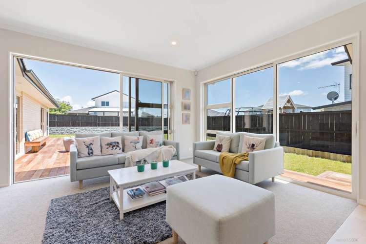 70 Liberty Crescent Beachlands_1