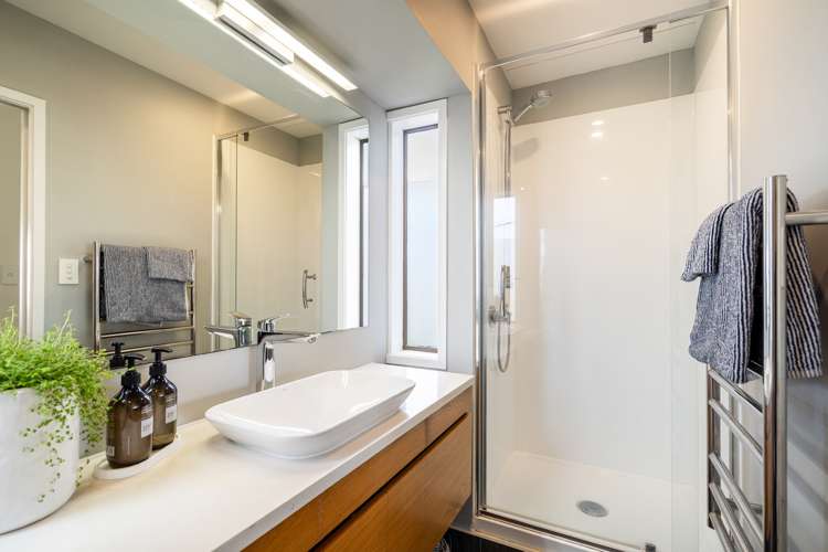 2/10 Merani Street Narrow Neck_21