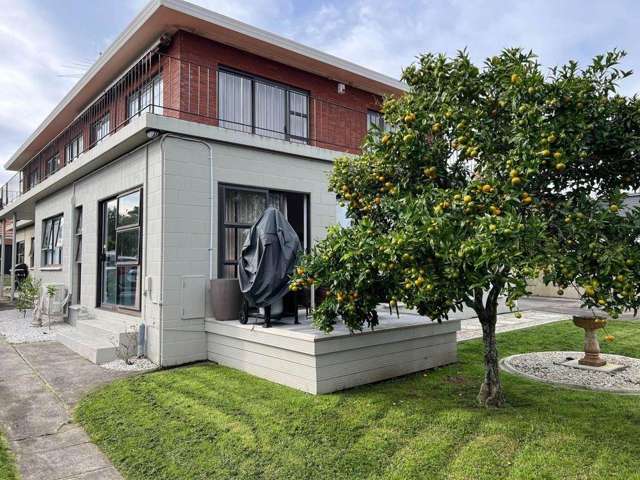 Modern Two-Bedroom Retreat in Prestigious St Heliers