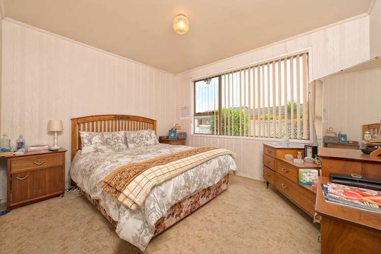 2/147 Carnoustie Drive Wattle Downs_8