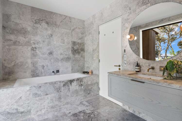 39 Wright Road Point Chevalier_13