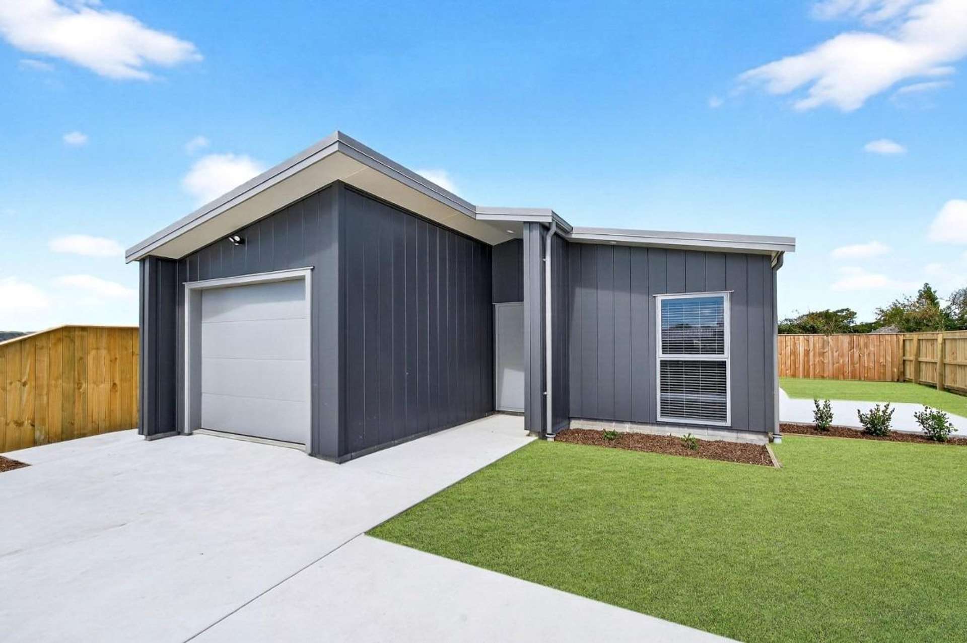 83D South Road 10754_0