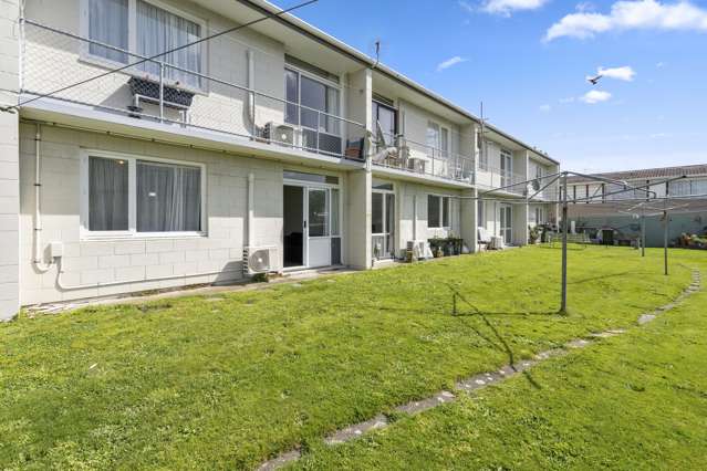 4/35 Campbell Terrace Petone_3