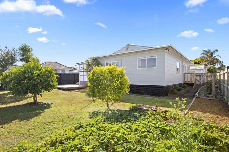2 Duke Avenue Pukekohe_10