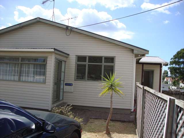 1a Langton Road Stanmore Bay_1