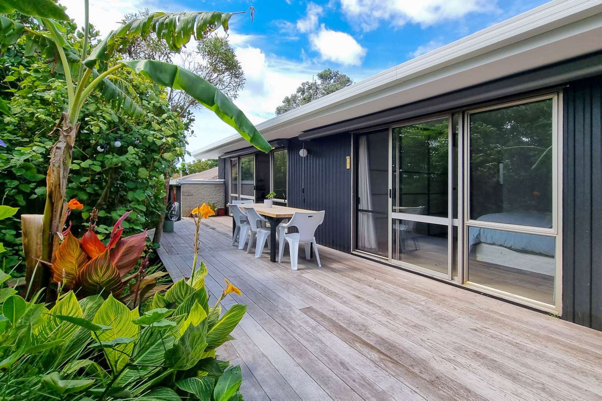 2/5 Hanlon Crescent Narrow Neck_0