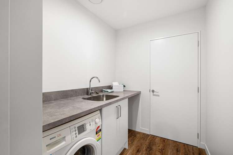 2 Rennie Place The Pines Beach_17