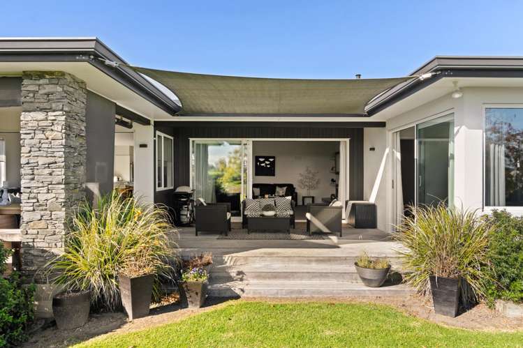 13 Gwyneth Place Lytton West_21