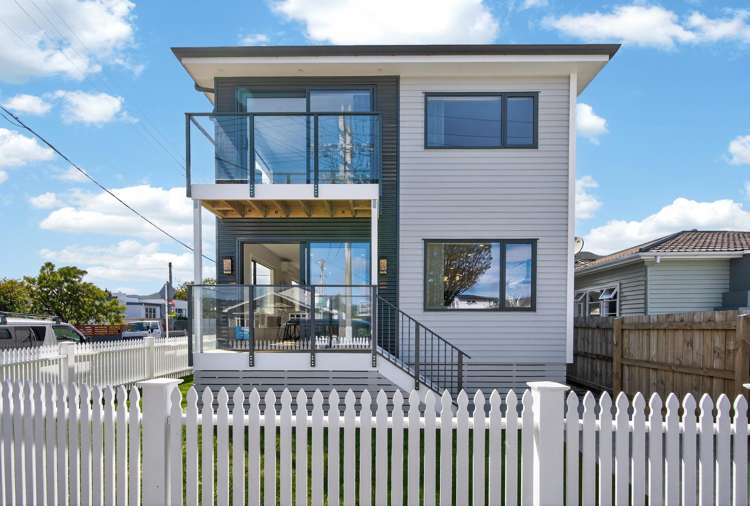 2 Meadows Avenue Waiwhetu_1